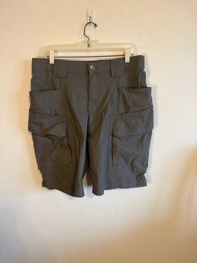 Duluth Trading Co Charcoal Gray Men's Cargo Shorts